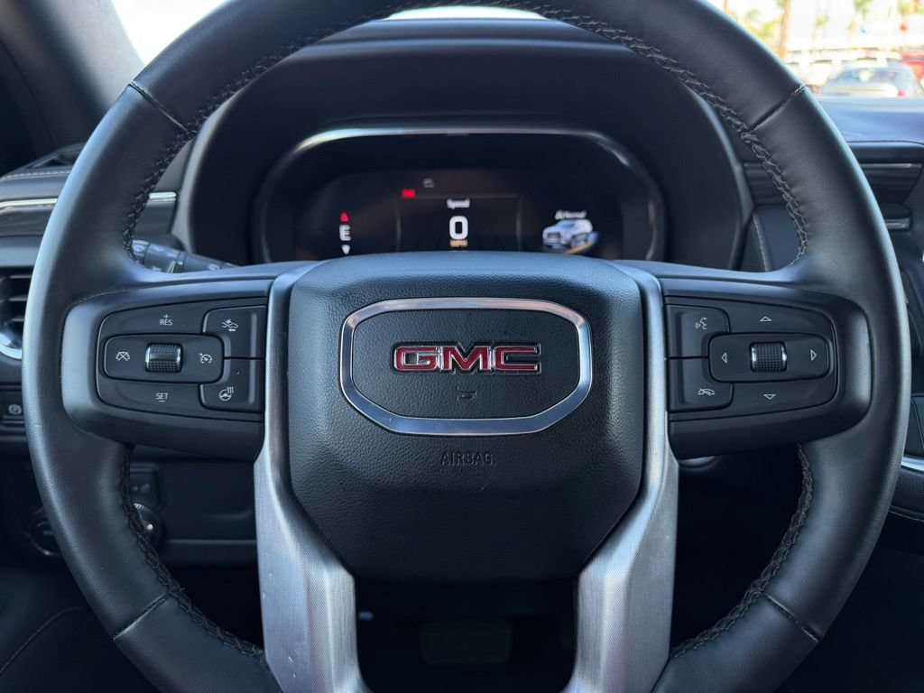 Used 2024 GMC Yukon SLT w/ SLT Luxury Package RWD image 22