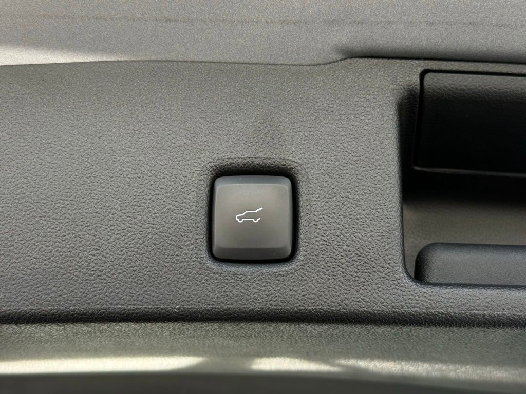 Used 2022 Ford Escape SEL w/ Technology Package image 16