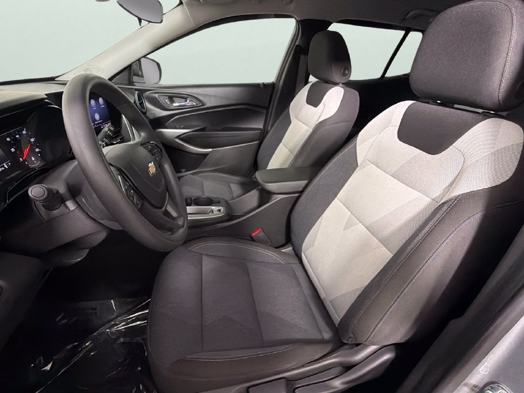 Certified 2024 Chevrolet Trax LS w/ LS Convenience Package FWD image 18