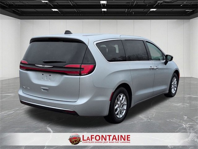Certified 2024 Chrysler Pacifica Touring-L image 5