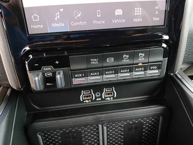 New 2026 RAM 3500 Big Horn w/ Laramie Trim Package AWD/4WD image 36