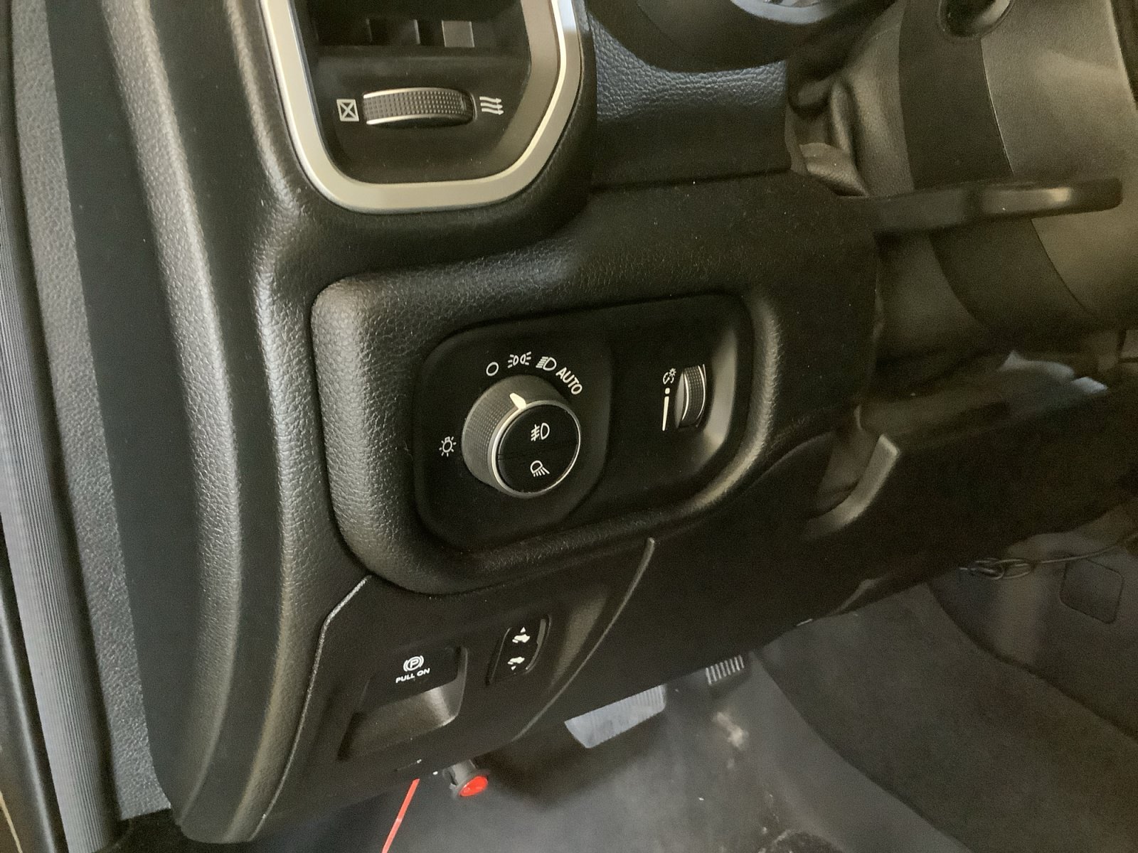 Used 2020 RAM 1500 Big Horn RWD image 12