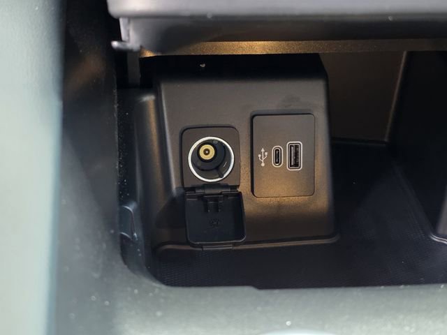 Used 2025 Ford Explorer ST-Line w/ Premium Package RWD image 23