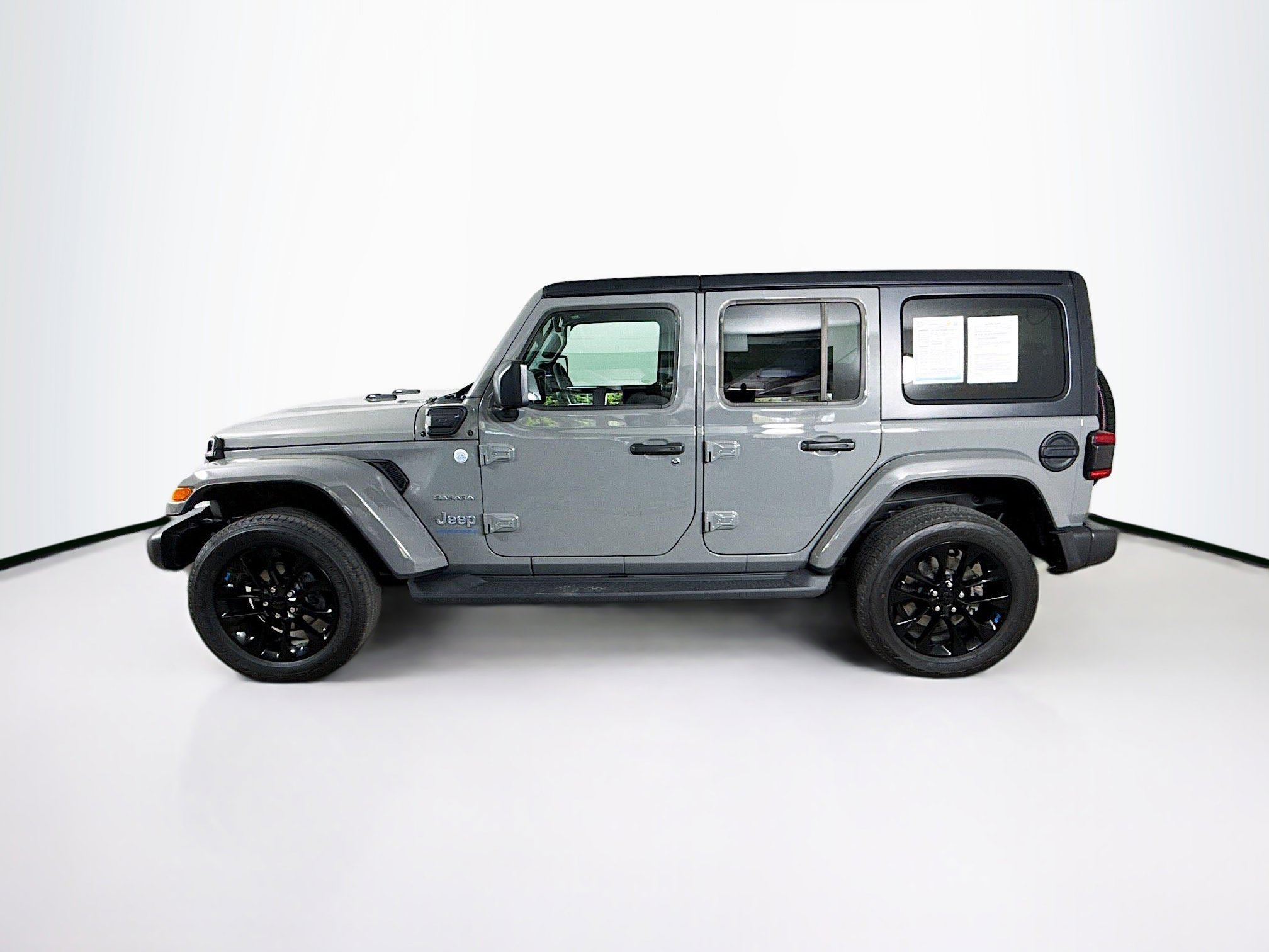 Used 2023 Jeep Wrangler Unlimited Sahara w/ Cold Weather Group image 4