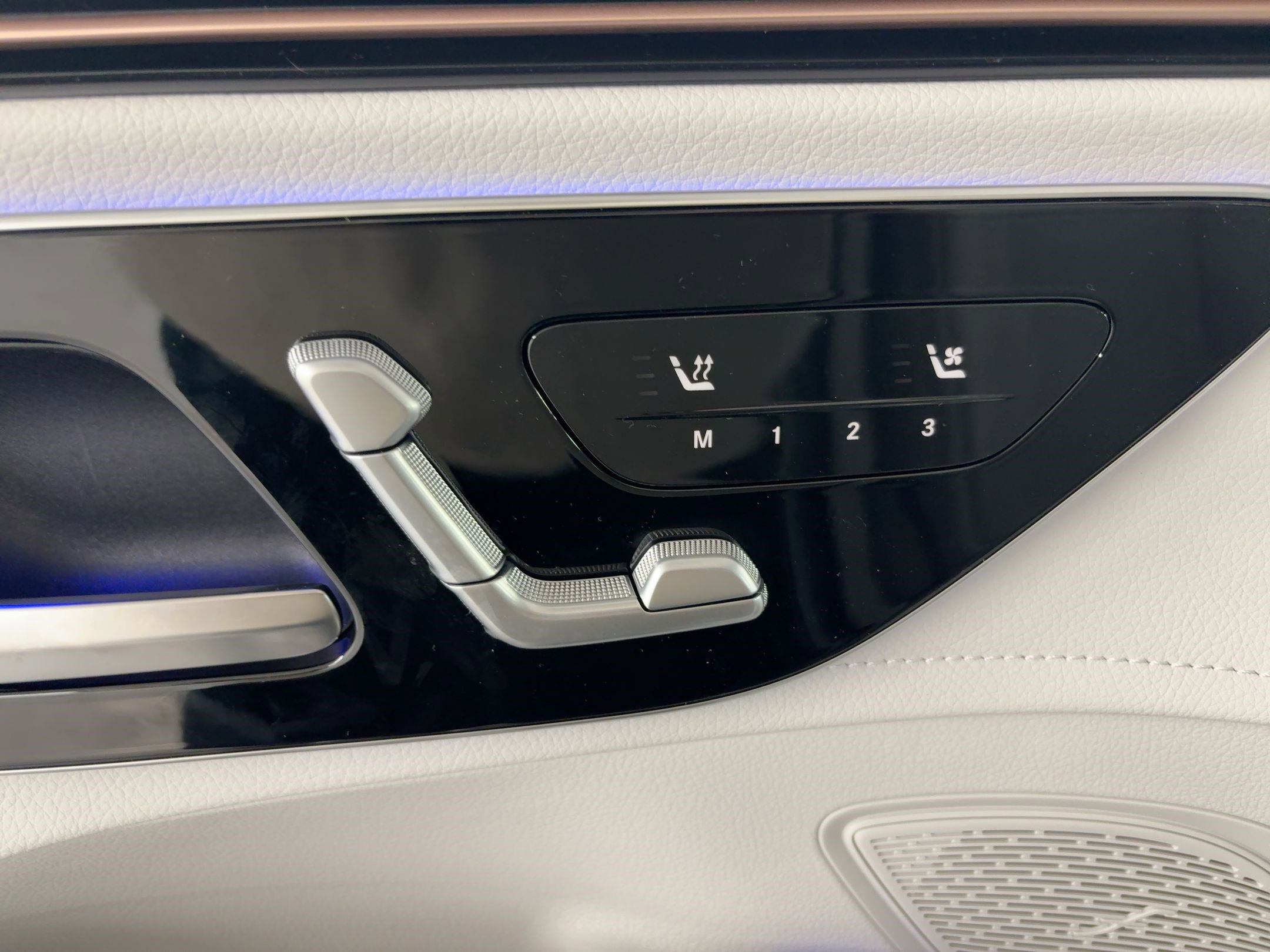 New 2026 Mercedes-Benz EQE 320+ SUV image 21