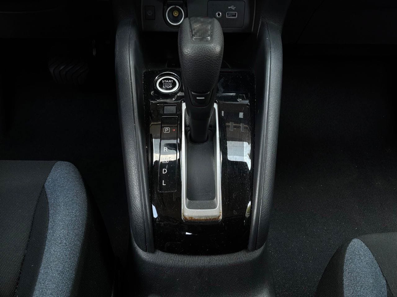 Used 2025 Nissan Versa SV FWD image 21