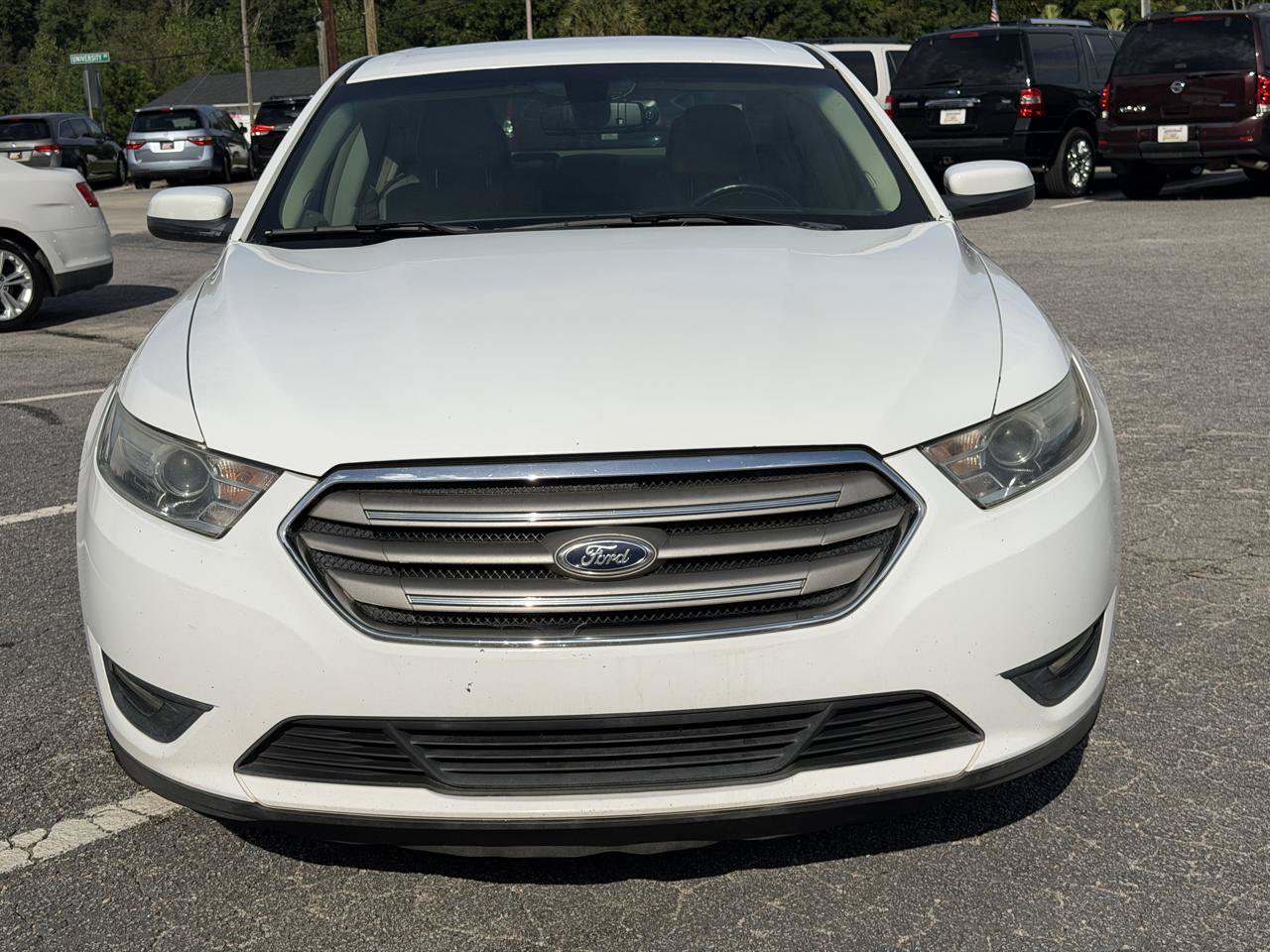 Used 2013 Ford Taurus SEL FWD image 3