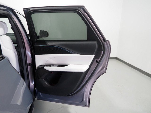 Used 2024 Cadillac Lyriq AWD Luxury image 65