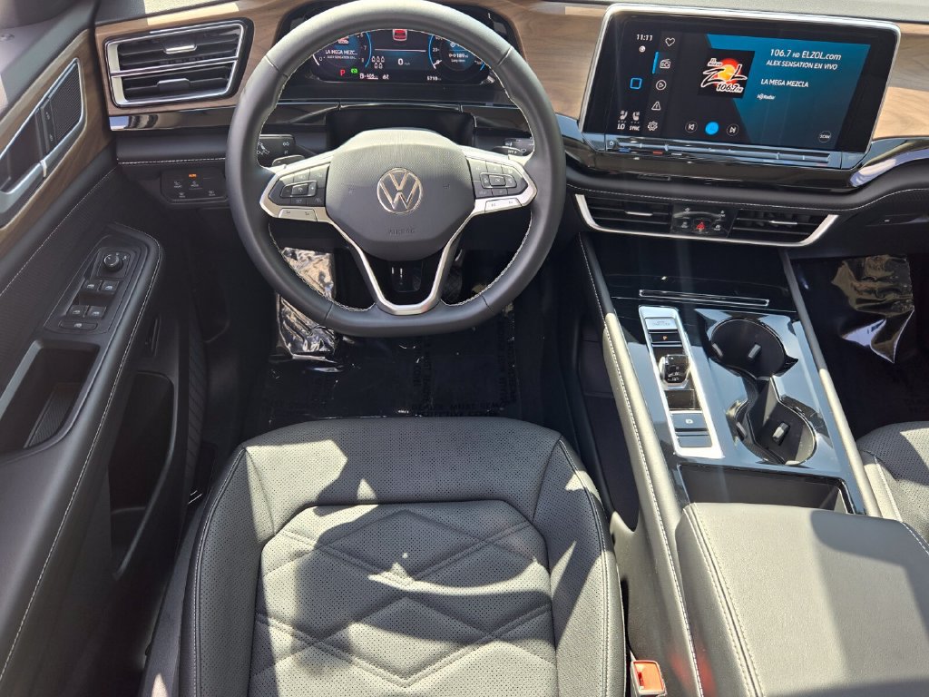 Certified 2026 Volkswagen Atlas SE FWD image 14