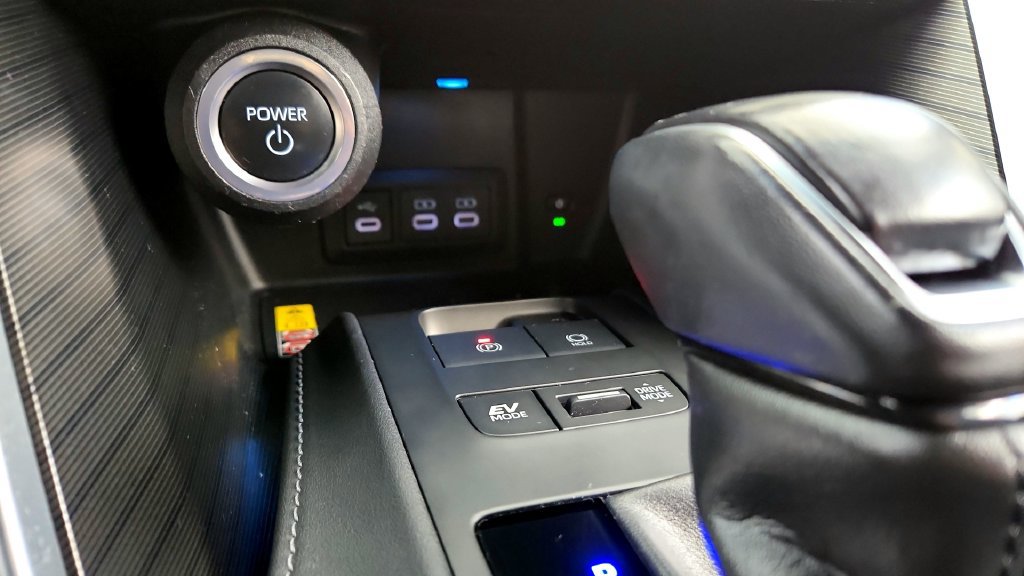 Certified 2023 Toyota Venza XLE AWD/4WD image 35