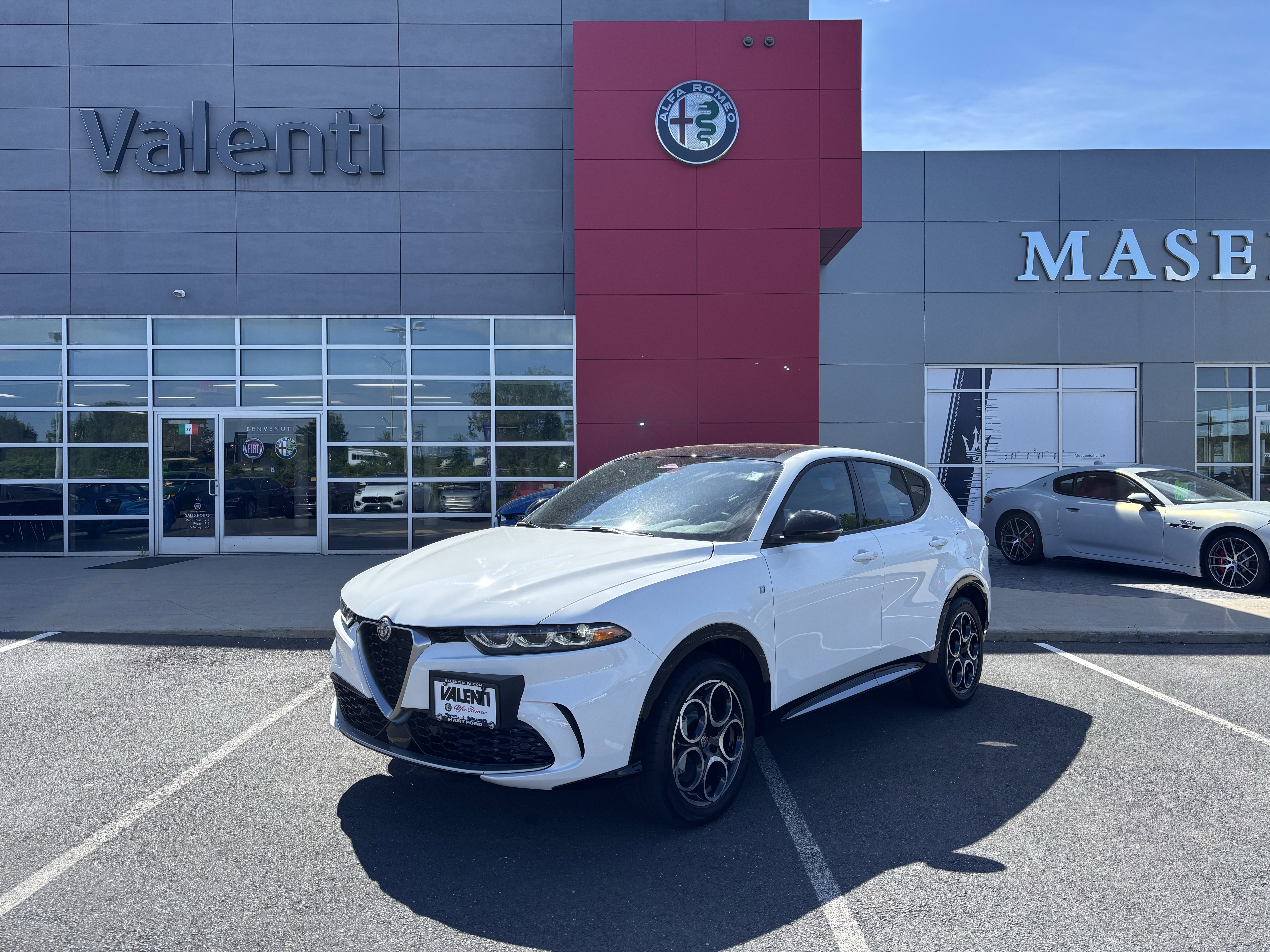 Used 2024 Alfa Romeo Tonale Ti w/ Premium Interior Package AWD/4WD image 1