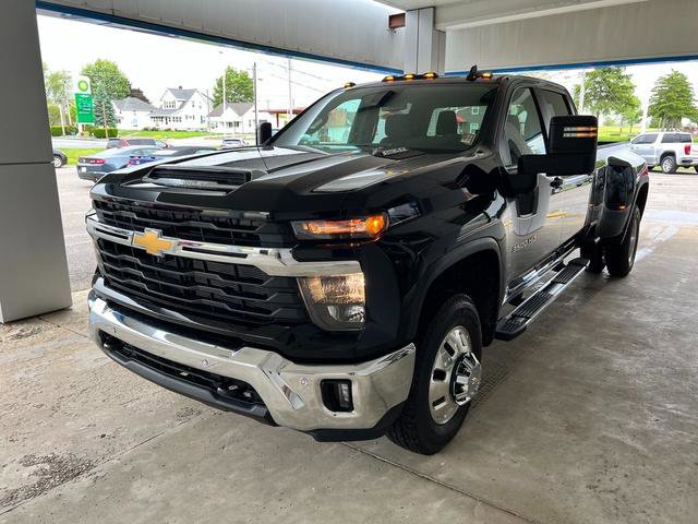 New 2025 Chevrolet Silverado 3500 LT w/ All Star Edition image 2