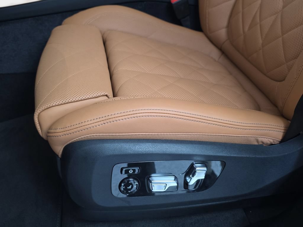 Used 2026 BMW X7 xDrive40i AWD/4WD image 29