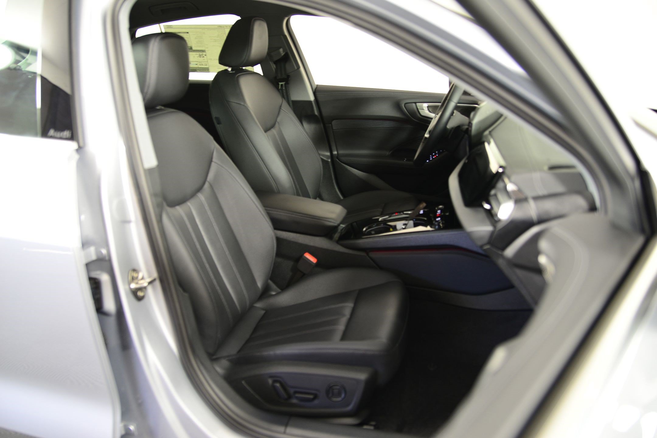 Used 2025 Audi A5 2.0T Premium Plus w/ Premium Plus AWD/4WD image 18