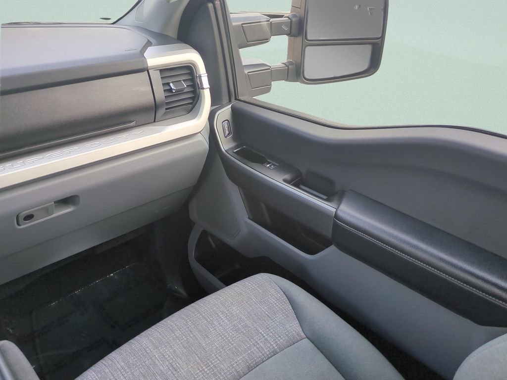 Used 2025 Ford F250 XLT image 16