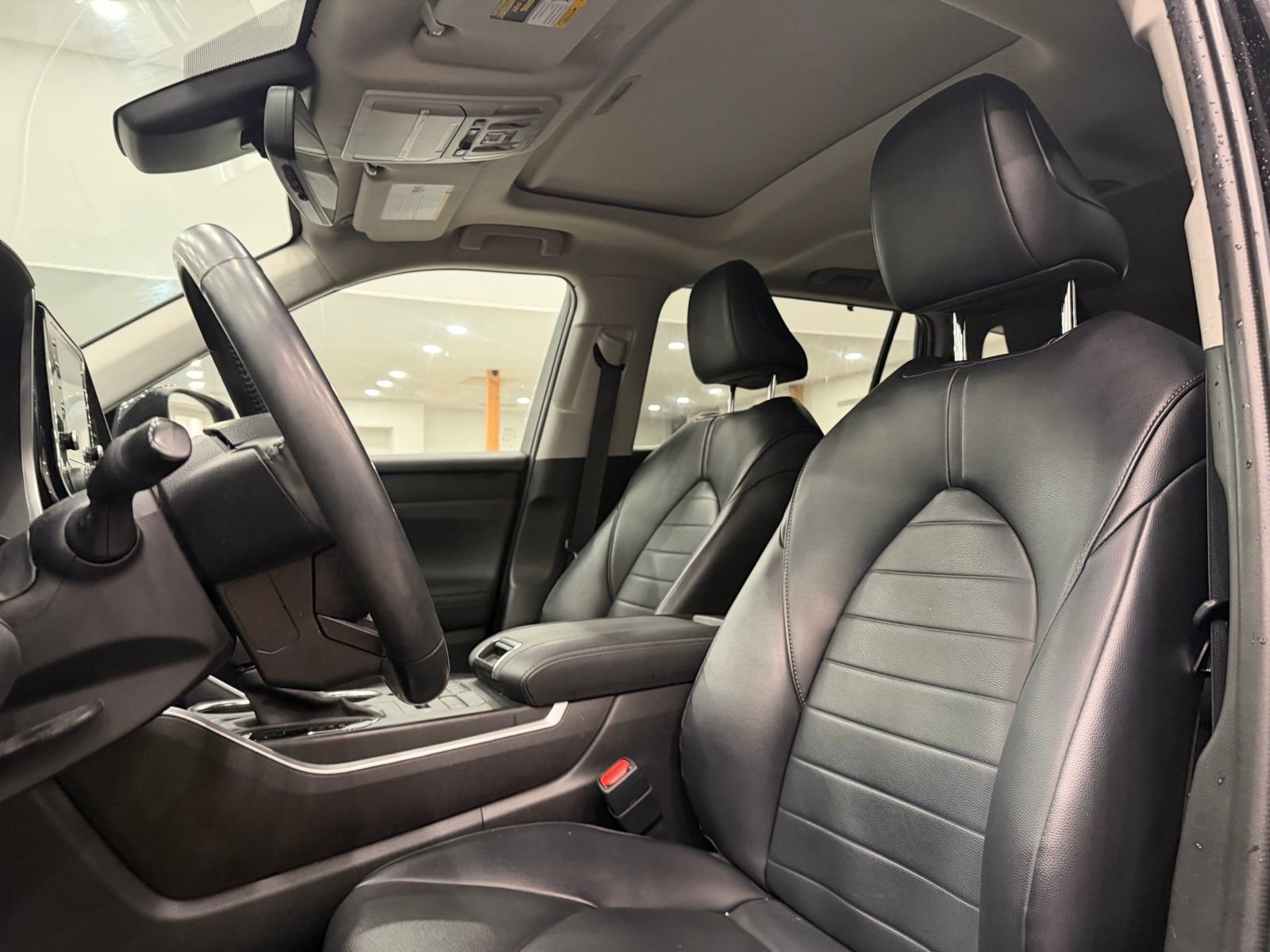 Used 2022 Toyota Highlander XLE image 6