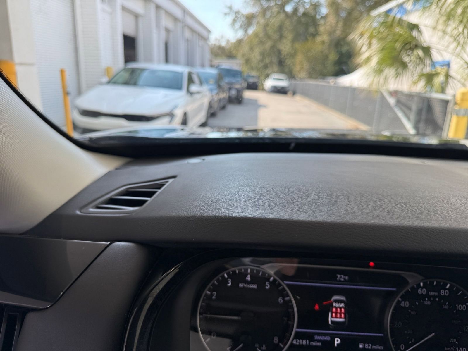 Used 2025 Nissan Pathfinder SV image 37