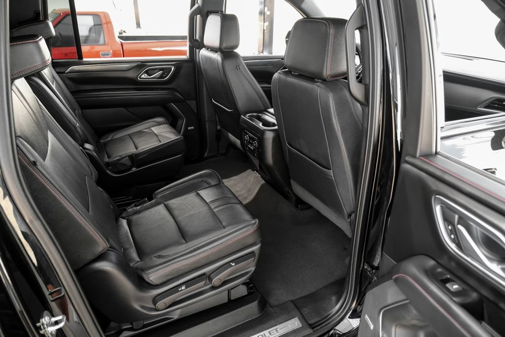 Used 2023 Chevrolet Suburban RST w/ Luxury Package RWD image 38