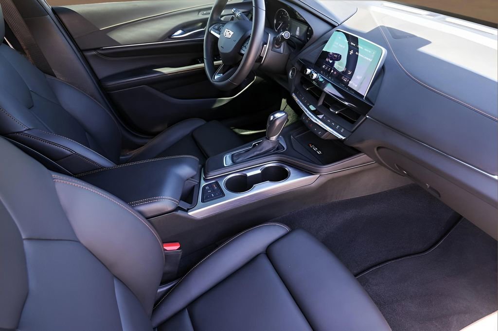 Certified 2025 Cadillac CT4 Sport RWD image 29