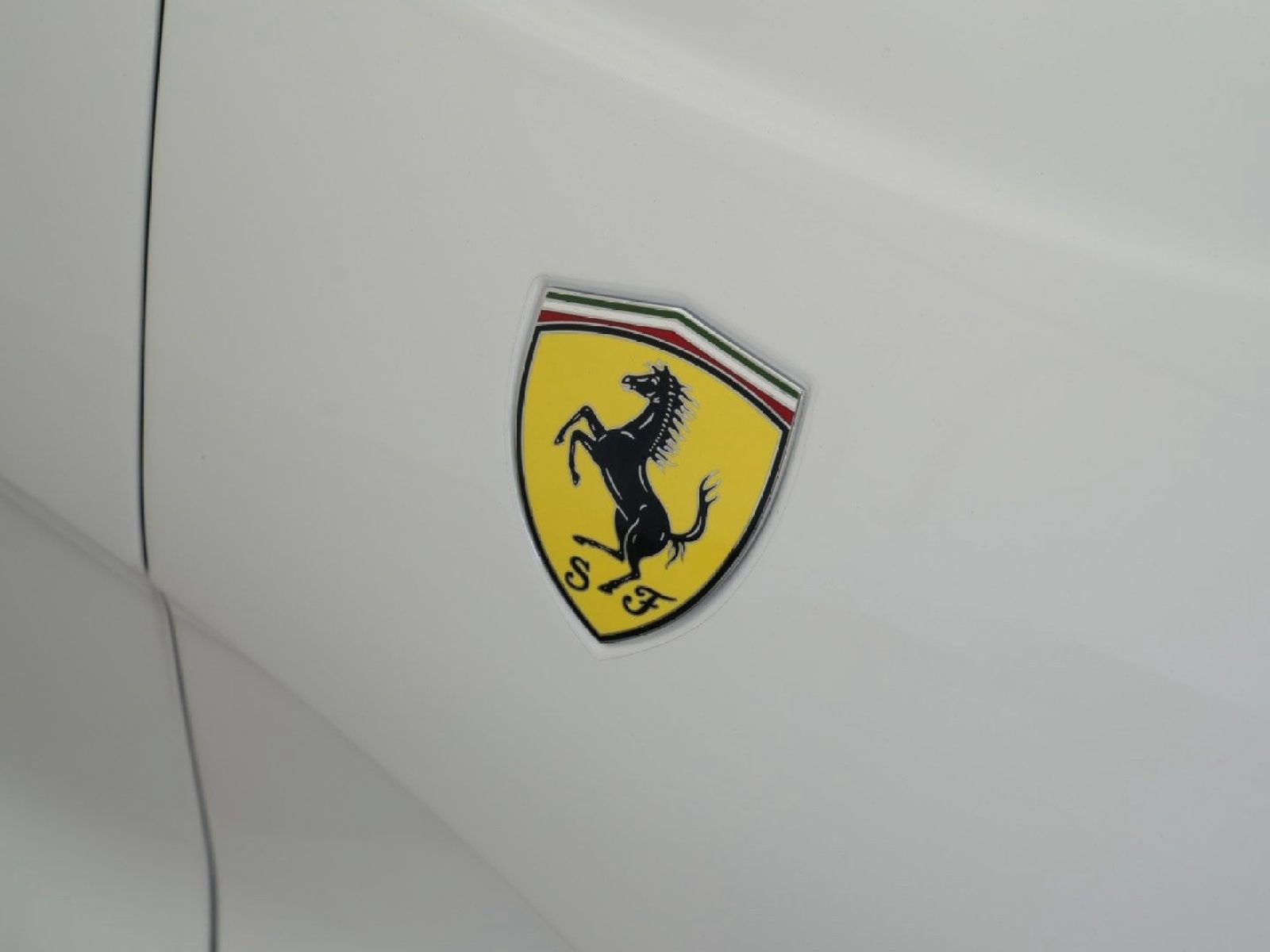 Used 2022 Ferrari 812 GTS RWD image 34