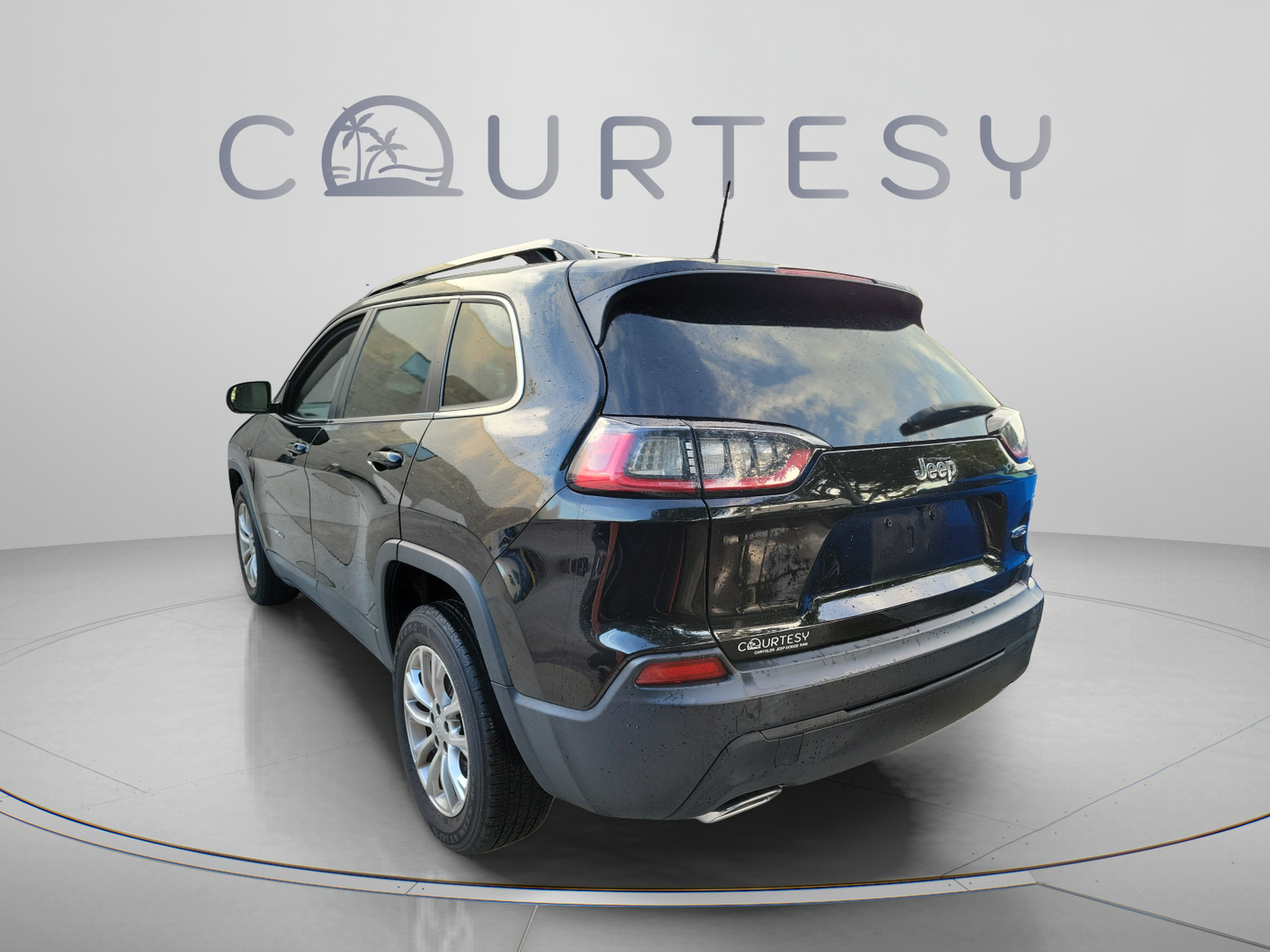 Certified 2022 Jeep Cherokee Latitude Lux w/ Sun & Sound Group FWD image 2