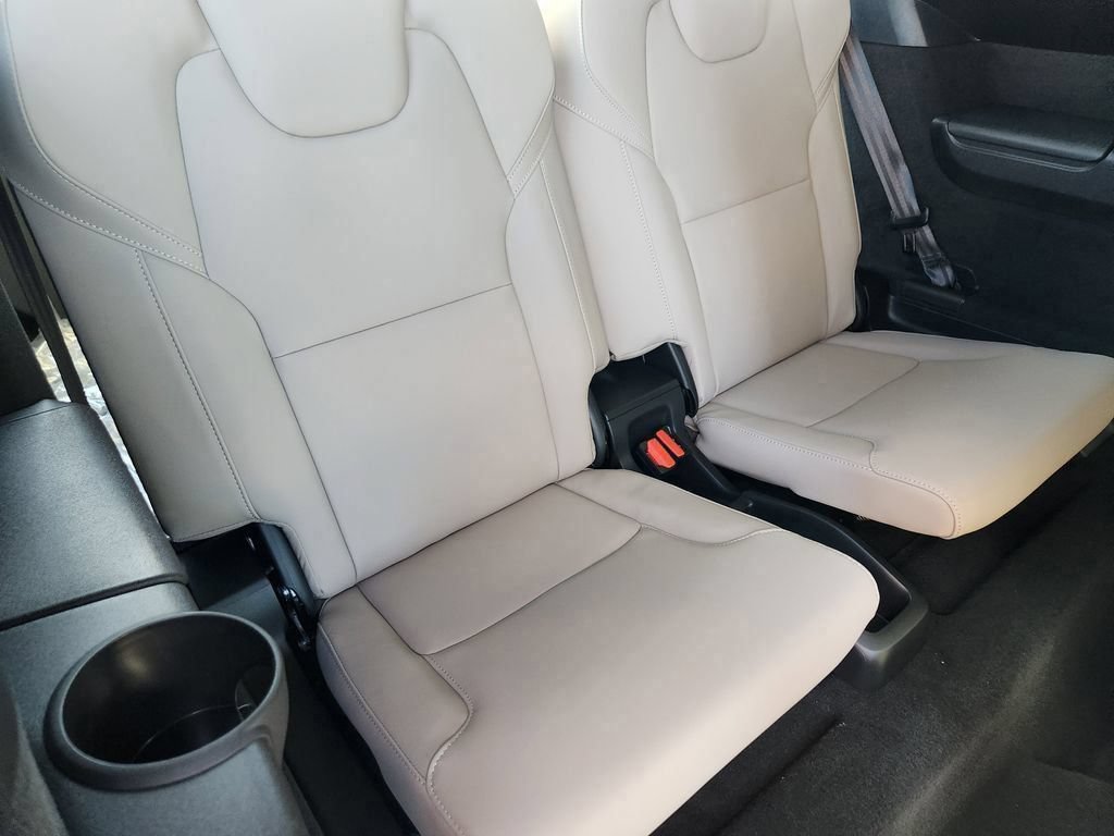 New 2026 Volvo XC90 B6 Plus w/ Protection Package AWD/4WD image 22