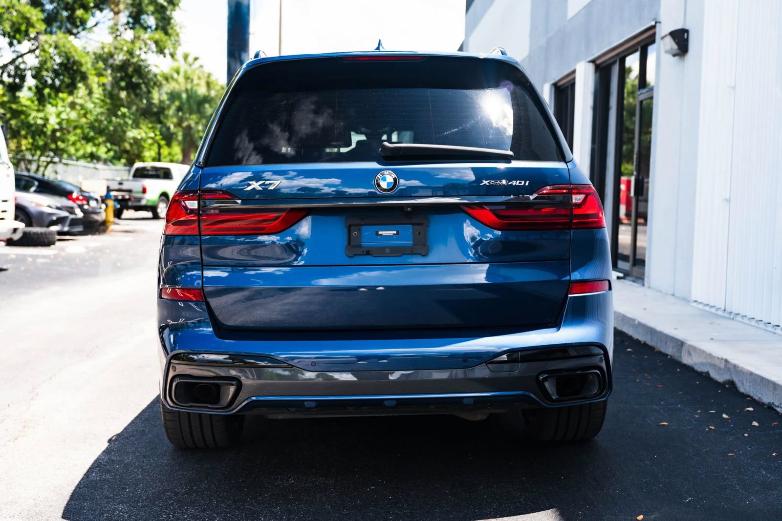 Used 2022 BMW X7 xDrive40i w/ M Sport Package AWD/4WD image 8