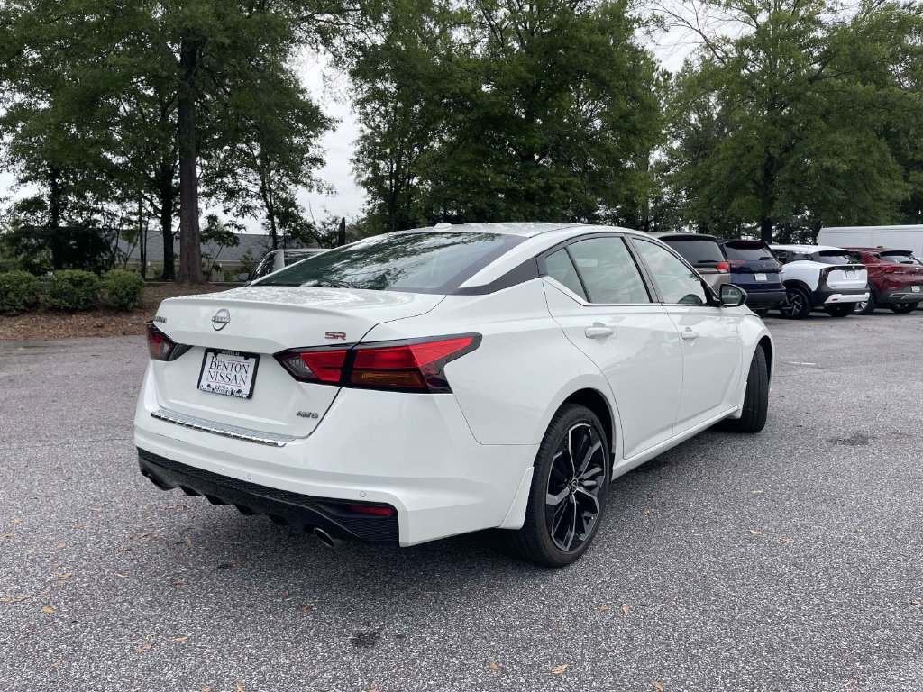 Used 2023 Nissan Altima 2.5 SR w/ SR Premium Package AWD/4WD image 3