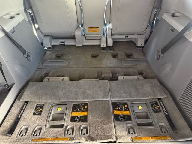 Used 2014 Toyota Sienna XLE FWD image 38
