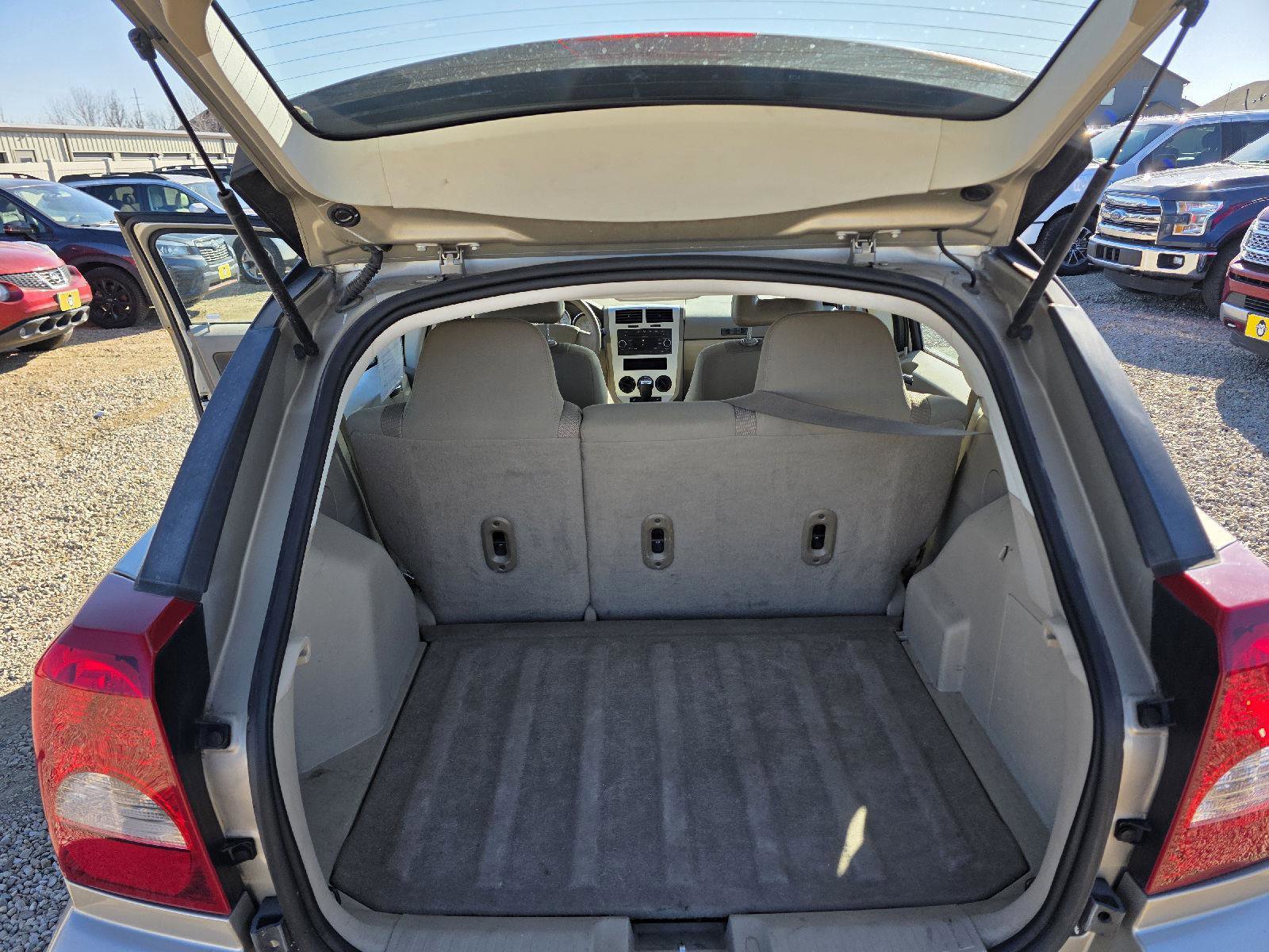 Used 2009 Dodge Caliber SXT w/ Driver Convenience Group image 16