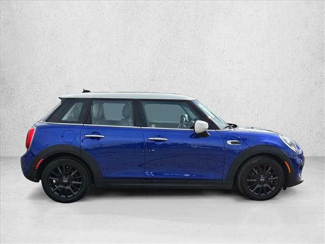 Used 2020 MINI Cooper 4-Door Hardtop w/ Storage Package FWD image 4