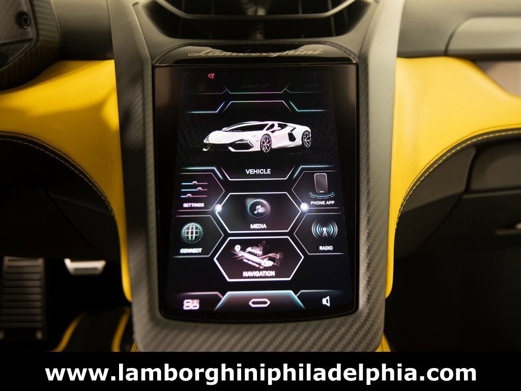 Used 2024 Lamborghini Revuelto image 20