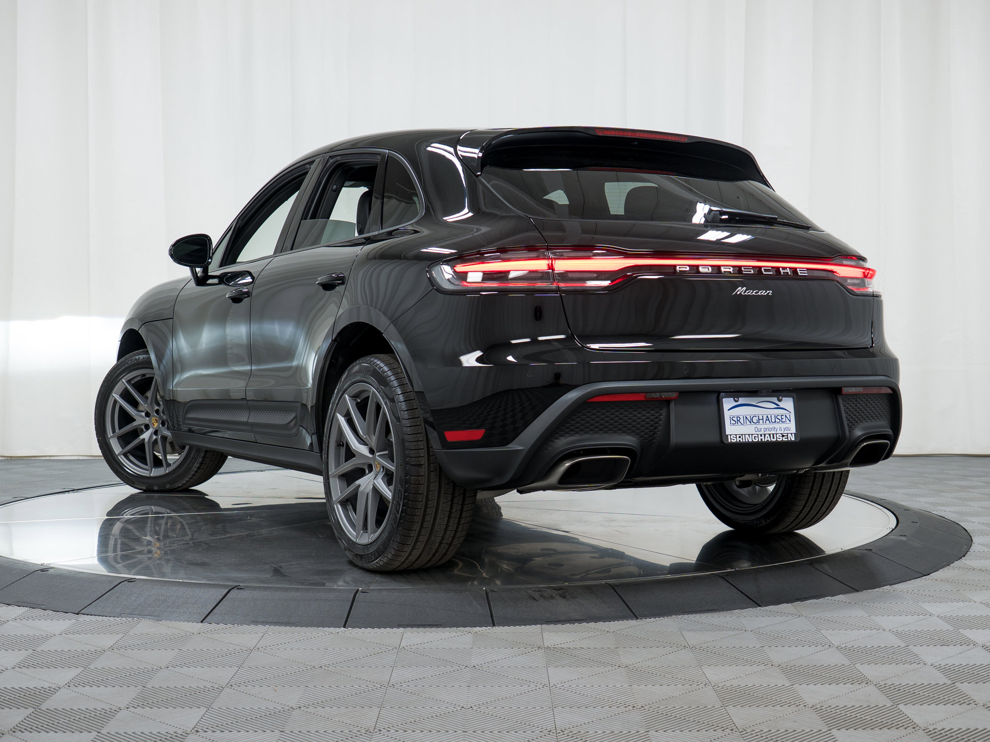 New 2026 Porsche Macan AWD/4WD image 32