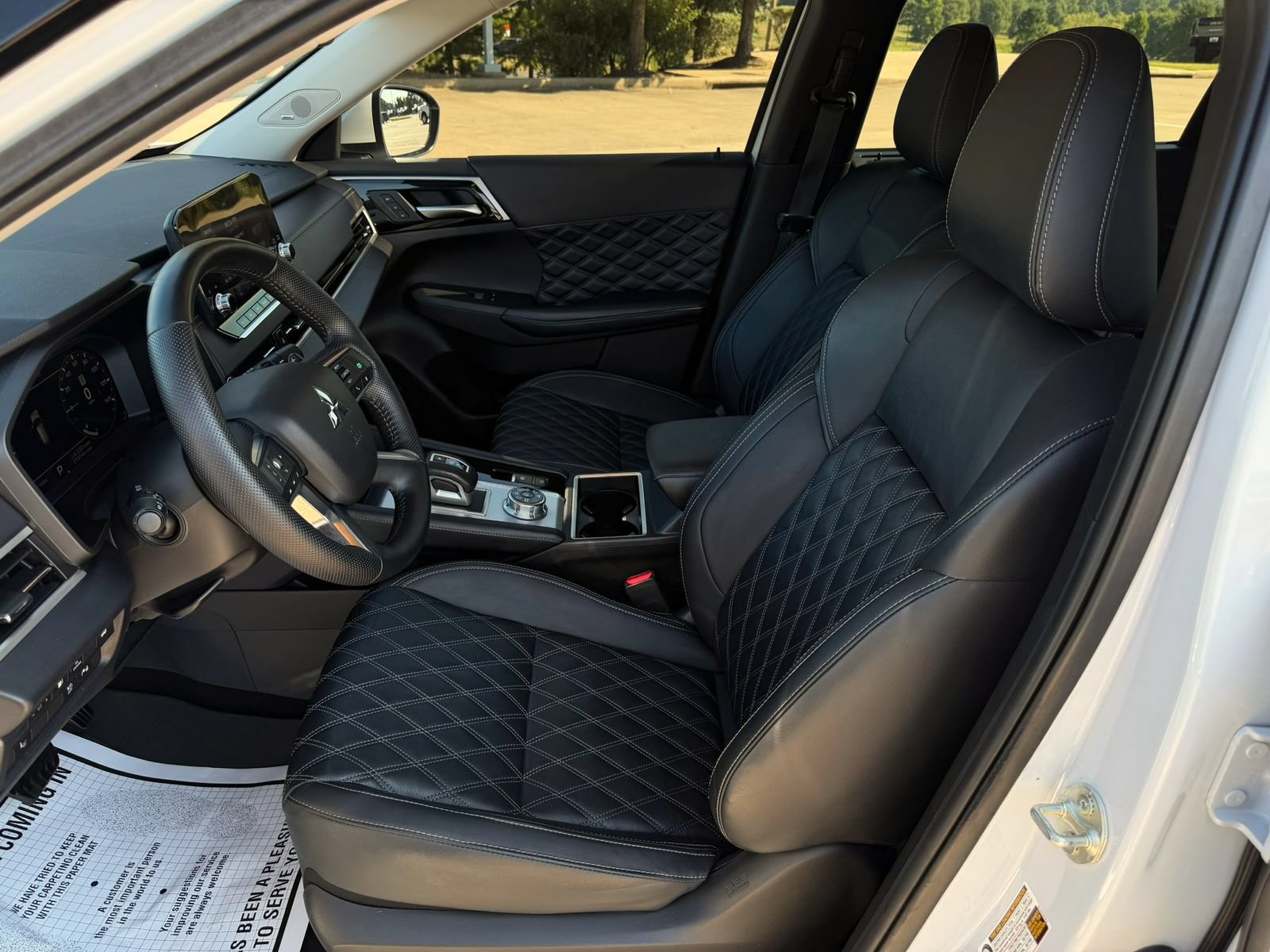 Used 2024 Mitsubishi Outlander SEL AWD/4WD image 11