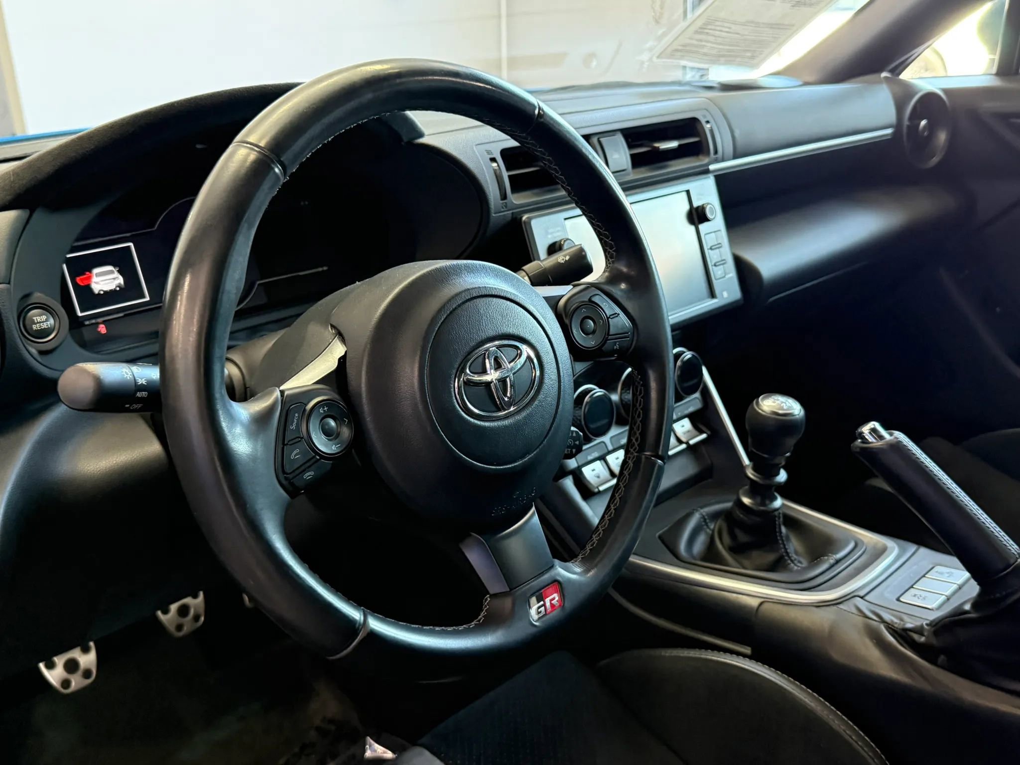 Used 2023 Toyota GR86 Premium RWD image 9