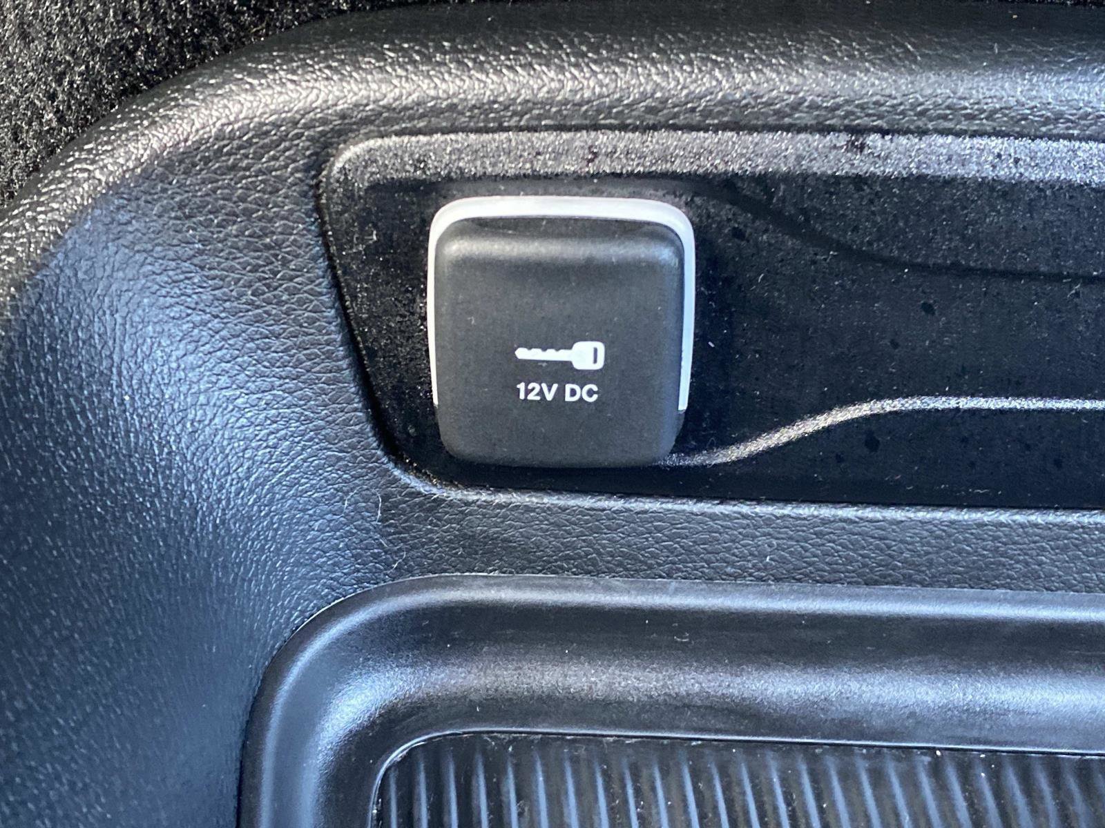 Certified 2025 Chrysler Pacifica Select FWD image 33