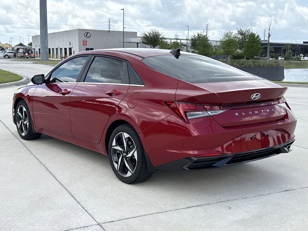 Used 2023 Hyundai Elantra Limited FWD image 10