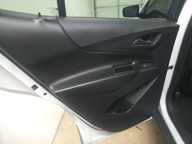 Used 2018 Chevrolet Equinox LT FWD image 13