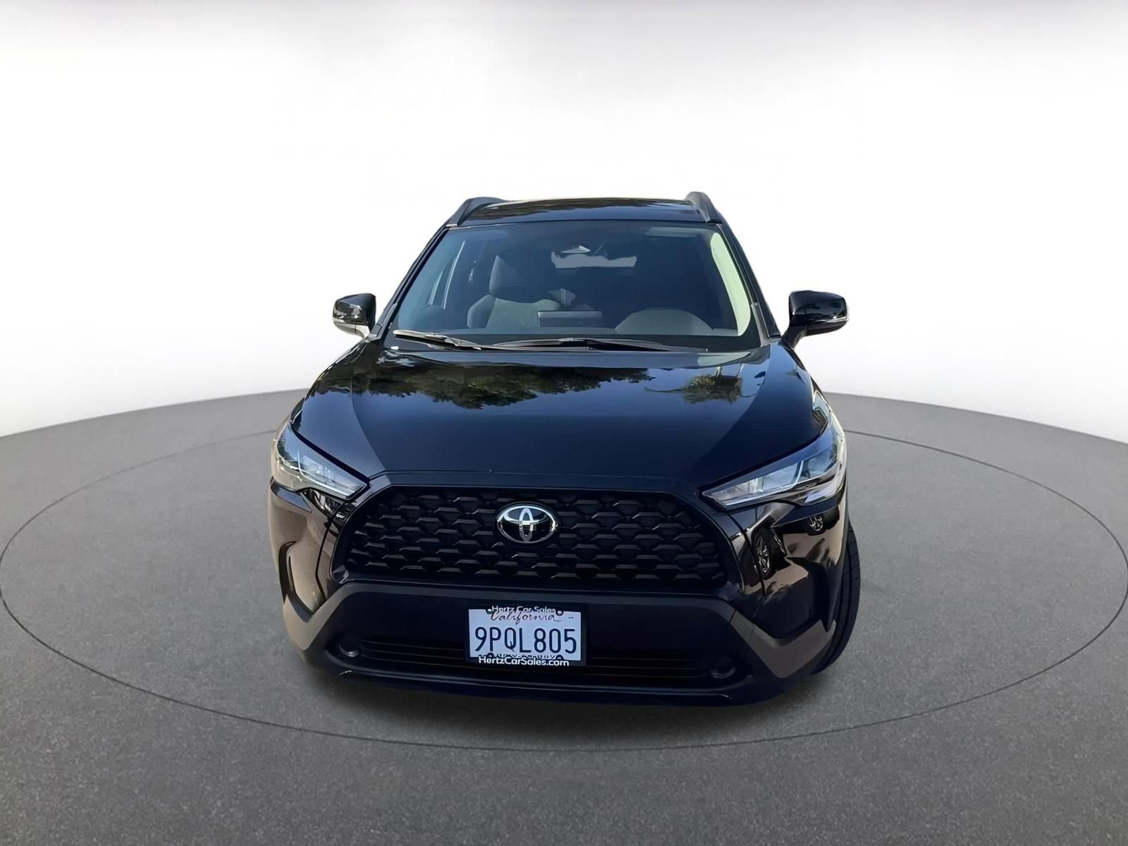 Used 2025 Toyota Corolla Cross LE image 3