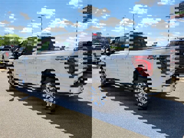 New 2025 Ford F150 Lariat w/ Equipment Group 501A Mid image 9