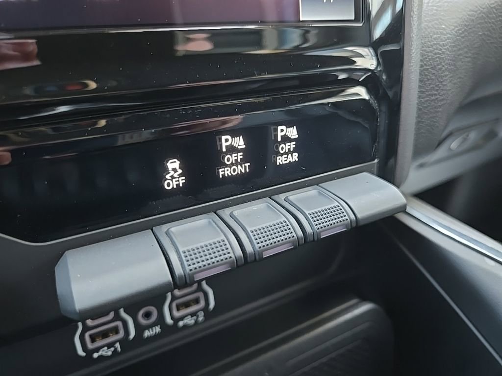 Used 2025 RAM 1500 Laramie w/ Sport Appearance Package AWD/4WD image 70