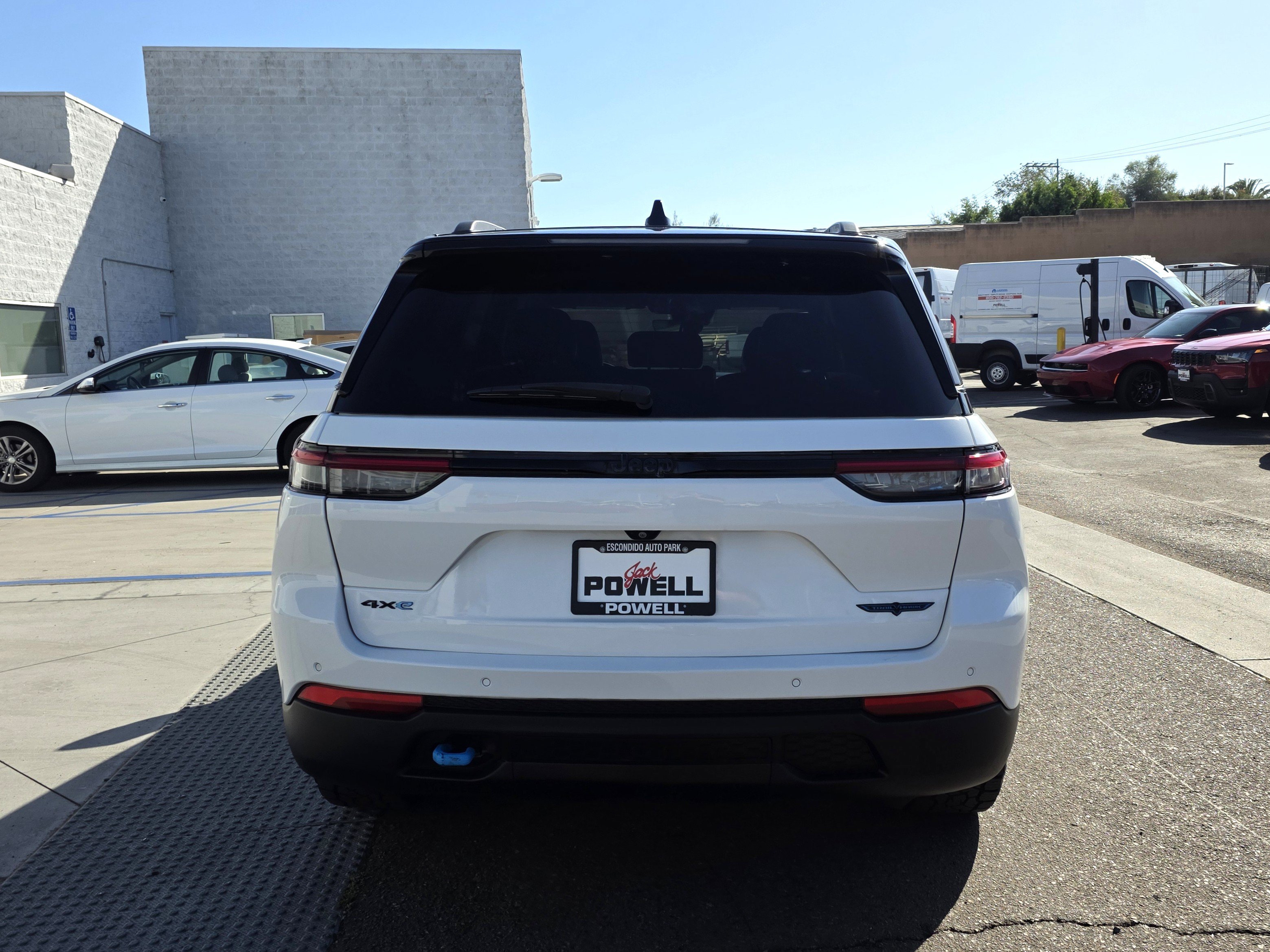 Certified 2022 Jeep Grand Cherokee Trailhawk AWD/4WD image 4