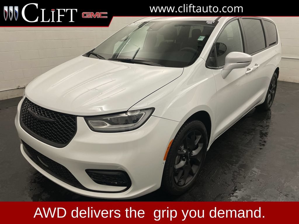 Used 2022 Chrysler Pacifica Limited w/ S Appearance Package
