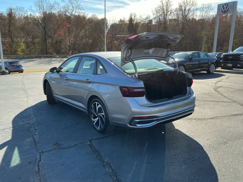 Certified 2026 Volkswagen Jetta SEL FWD image 13