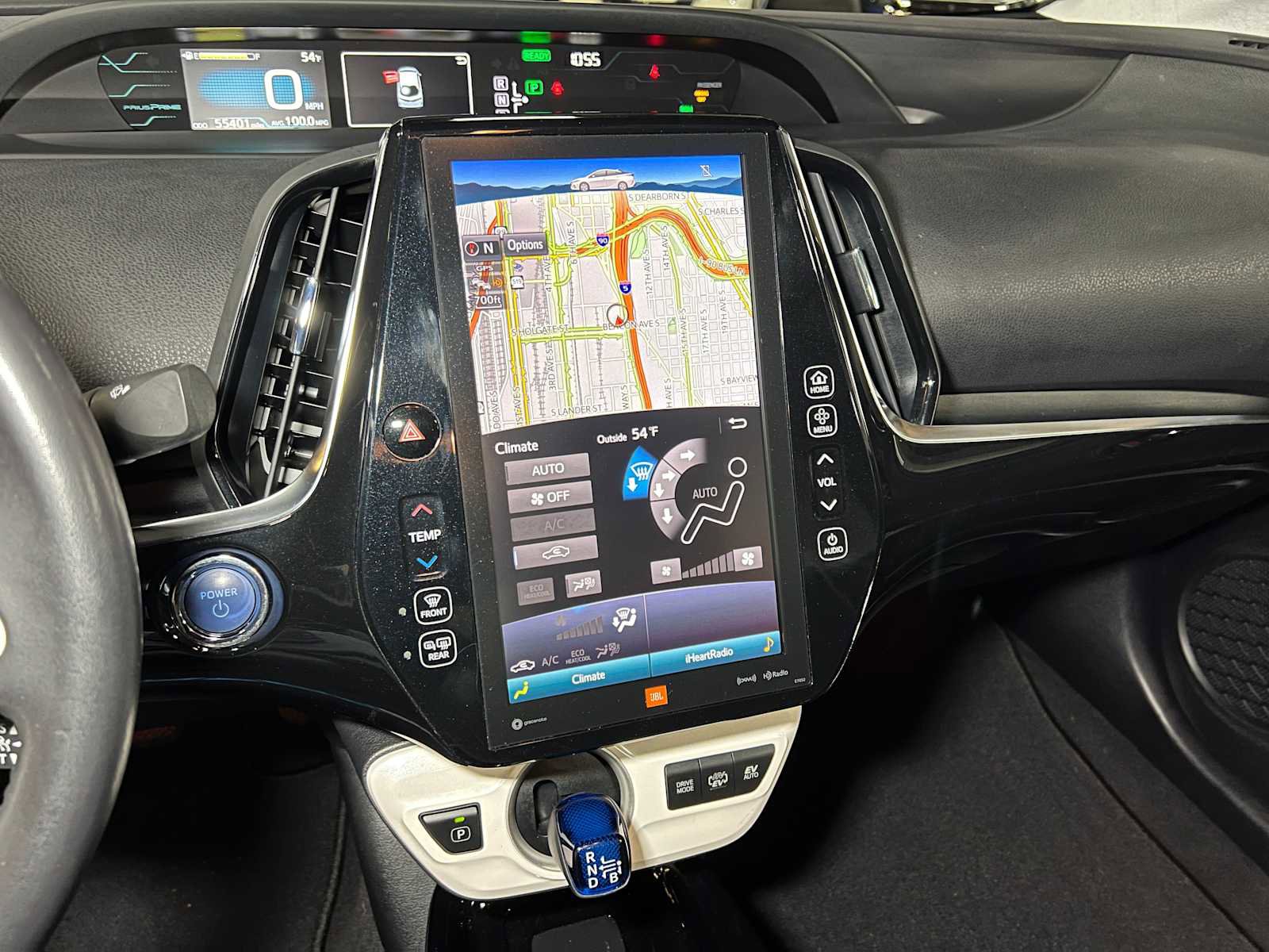 Used 2017 Toyota Prius Prime Premium image 31