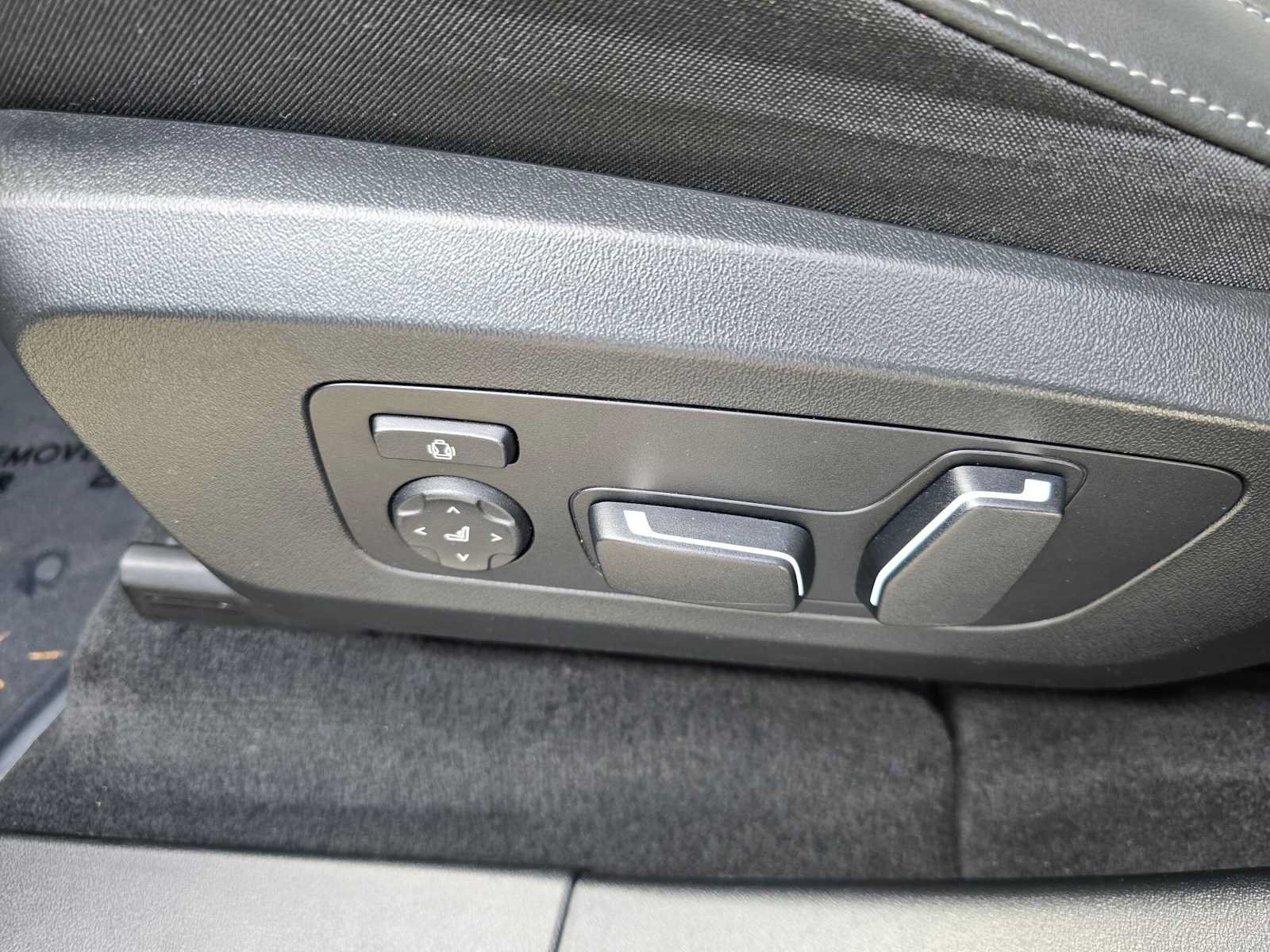 Used 2025 BMW X3 xDrive30i AWD/4WD image 23