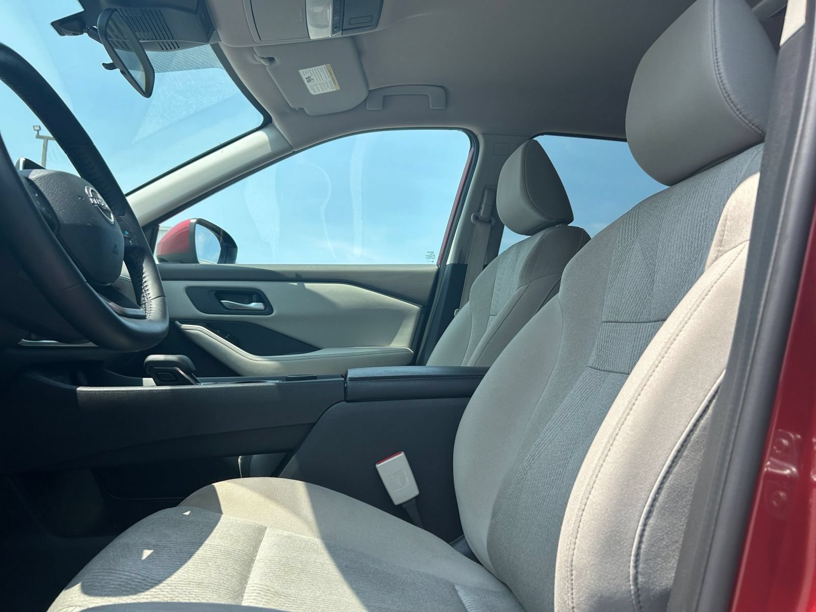 Used 2025 Nissan Rogue SV AWD/4WD image 19