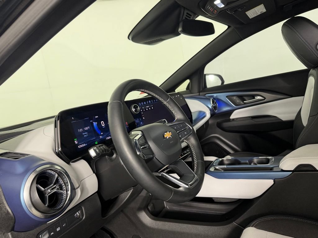 Used 2024 Chevrolet Equinox EV LT FWD image 20