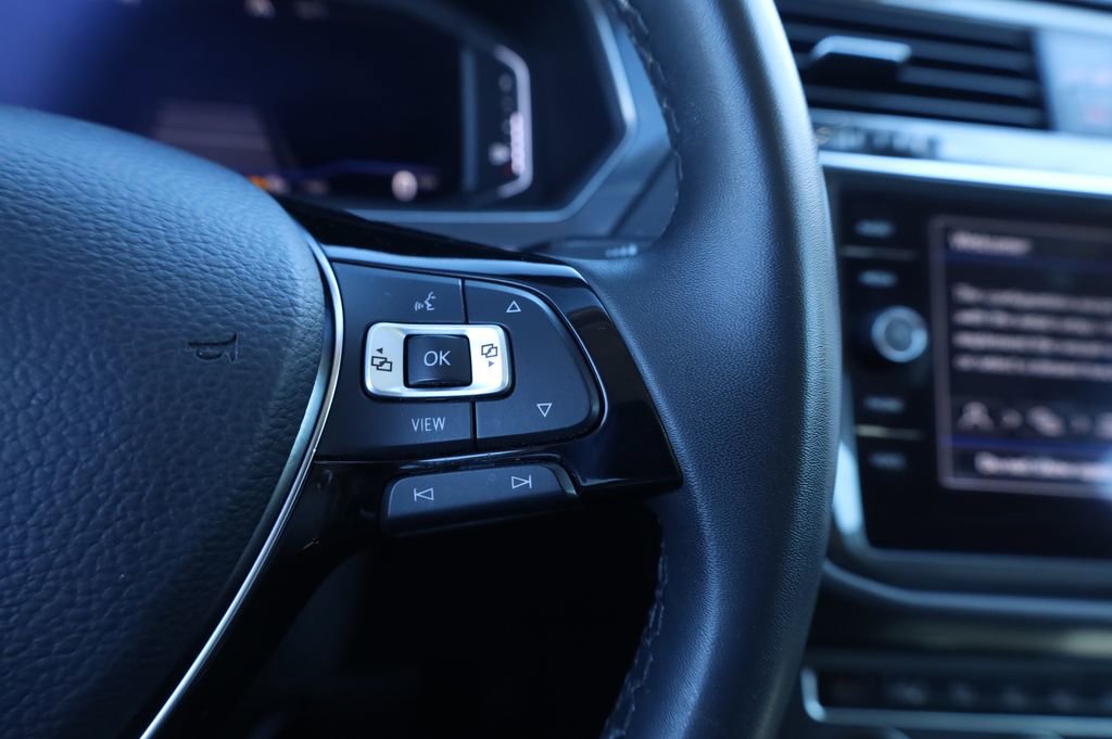 Used 2020 Volkswagen Tiguan SEL image 29