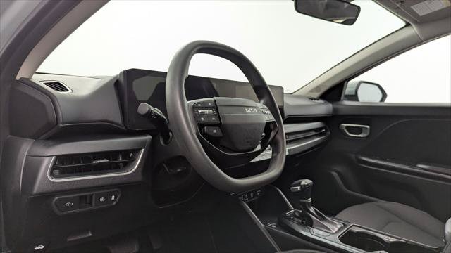Used 2026 Kia K4 FWD image 23